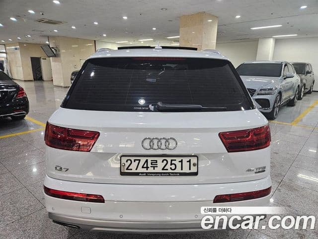 Audi Q7 2019 — ფოტო 3/20