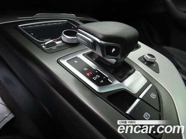 Audi Q7 2019 — ფოტო 7/20