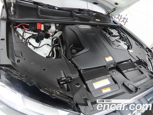 Audi Q7 2019 — ფოტო 18/20