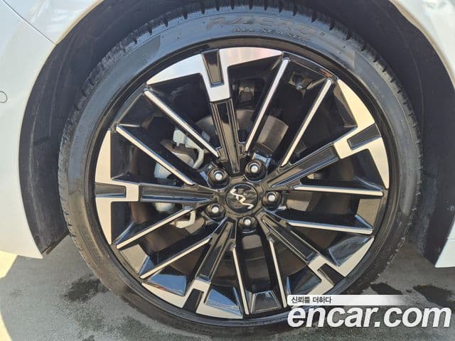 Kia K5 2023 — ფოტო 4/20