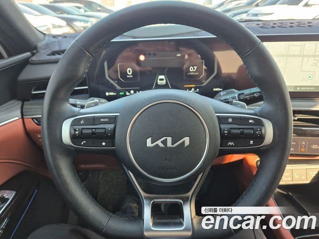 Kia K5 2023 — ფოტო 18/20
