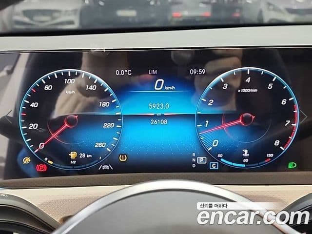 Mercedes-Benz A-Class 2022 — ფოტო 5/19