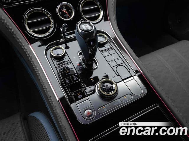Bentley Continental GT 2025 — Şəkil 9/19