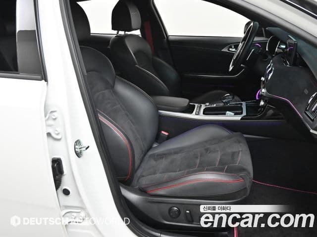 Kia Stinger 2022 — Şəkil 10/20