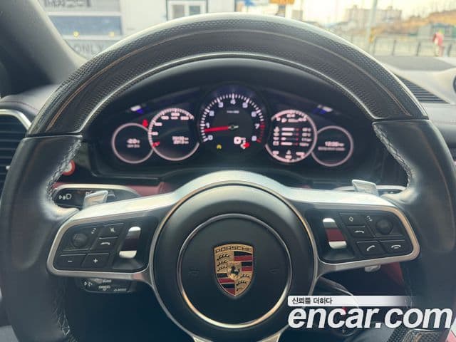 Porsche Cayenne 2020 — Фото 4/17