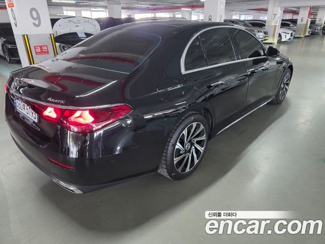 Mercedes-Benz E-Class 2024 — фото 4 из 20