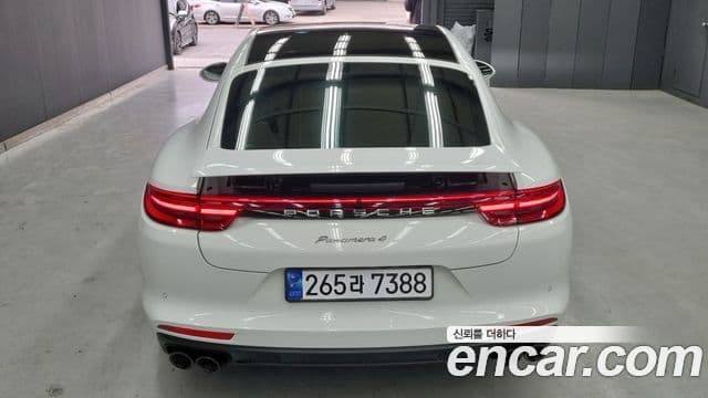 Porsche Panamera 2018 — Şəkil 12/18