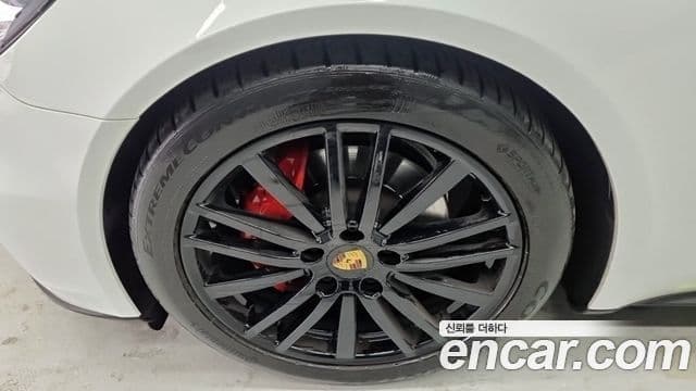 Porsche Panamera 2018 — ფოტო 5/18