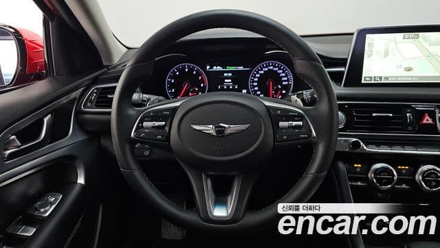 Genesis G70 2019 — Photo 1/20