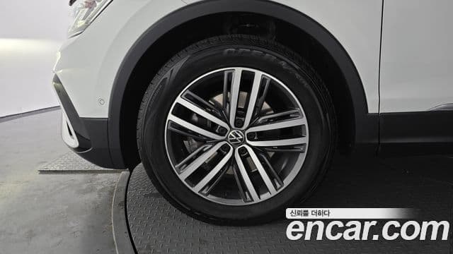 Volkswagen Tiguan Allspace 2022 — ფოტო 5/20