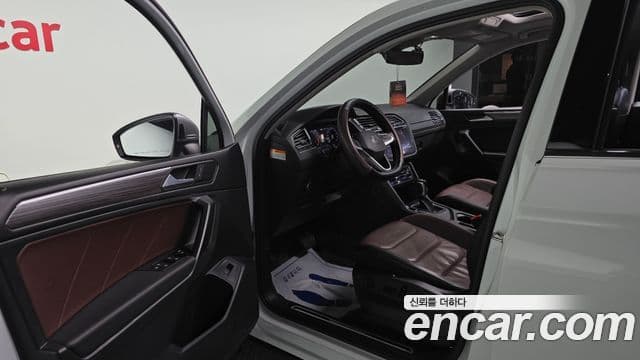 Volkswagen Tiguan Allspace 2022 — ფოტო 10/20