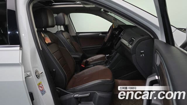 Volkswagen Tiguan Allspace 2022 — ფოტო 11/20