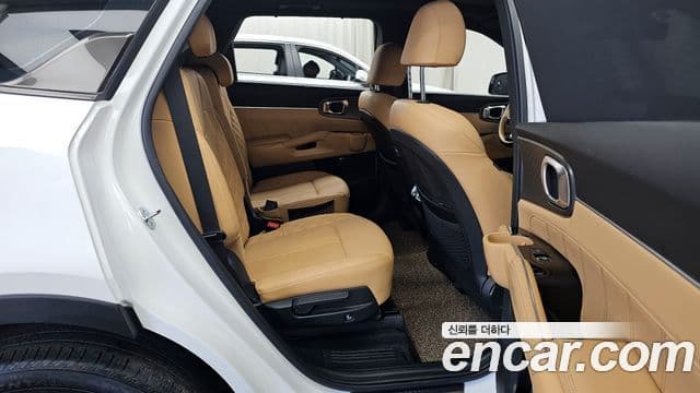 Kia Sorento 2023 — Şəkil 12/20