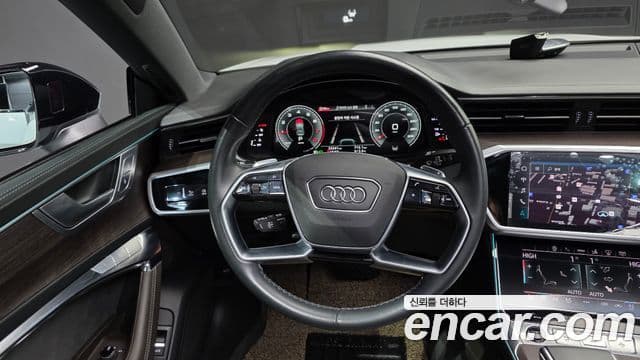 Audi A7 2022 — ფოტო 13/20