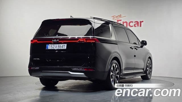 Kia Carnival 2023 — Фото 2/20