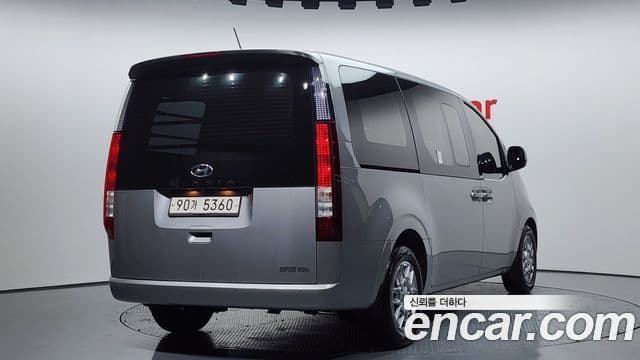 Hyundai Staria 2021 — ფოტო 1/20