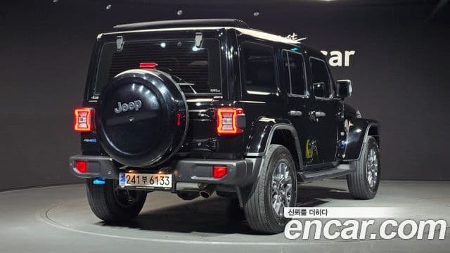 Jeep Wrangler 2022 — Фото 2/20