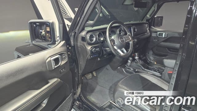 Jeep Wrangler 2022 — Фото 10/20