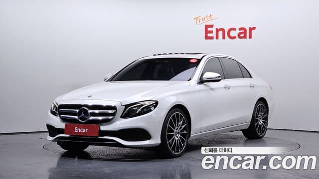 Mercedes-Benz E-Class 2018 — Photo 19/20