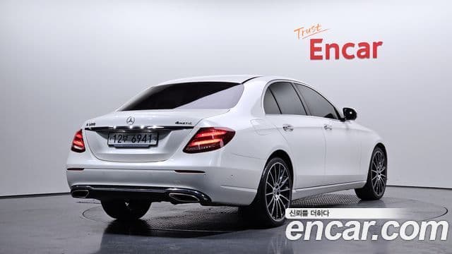 Mercedes-Benz E-Class 2018 — Photo 15/20