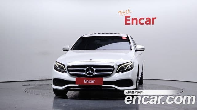 Mercedes-Benz E-Class 2018 — Photo 4/20