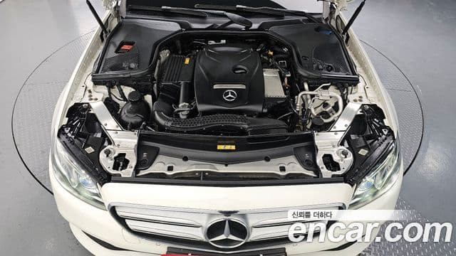 Mercedes-Benz E-Class 2018 — Photo 7/20