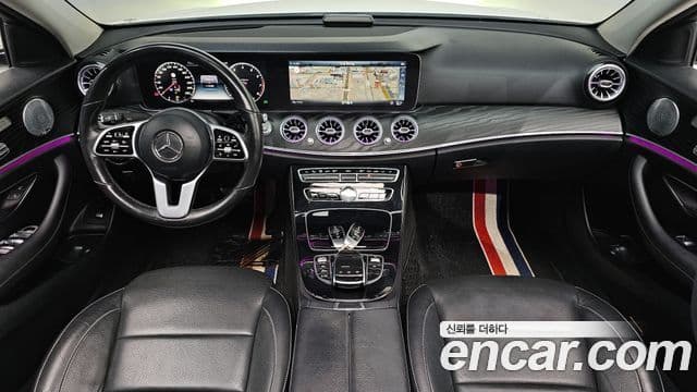 Mercedes-Benz E-Class 2018 — Photo 8/20