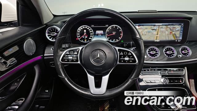Mercedes-Benz E-Class 2018 — Photo 6/20