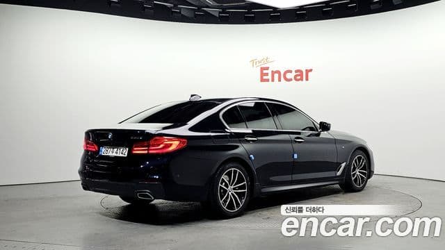 BMW 5 Series 2018 — ფოტო 2/20