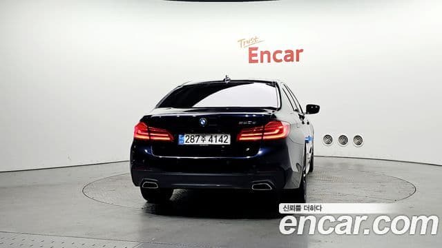 BMW 5 Series 2018 — ფოტო 4/20