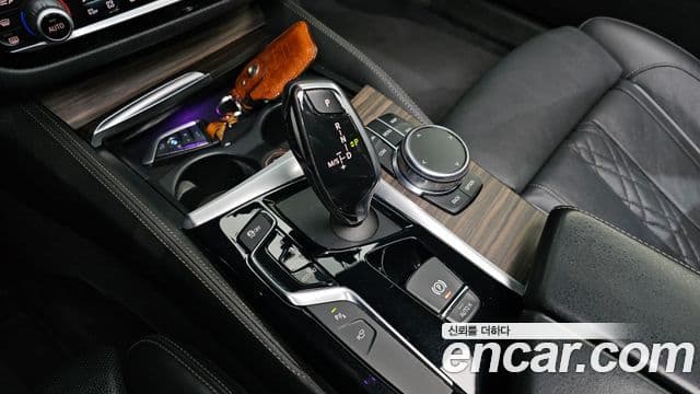 BMW 5 Series 2018 — ფოტო 9/20