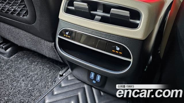 Genesis GV70 2021 — Şəkil 18/20