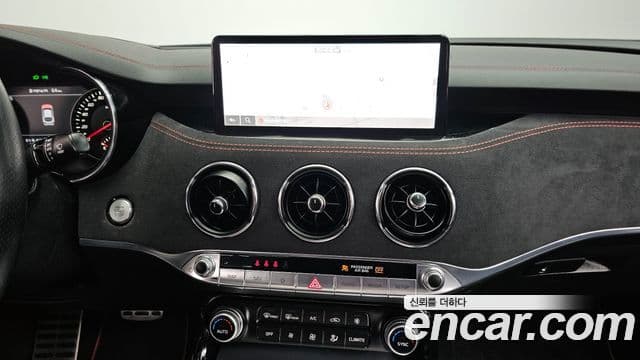 Kia Stinger 2021 — Şəkil 14/20