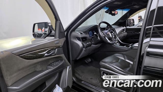 Cadillac Escalade 2019 — Photo 17/20