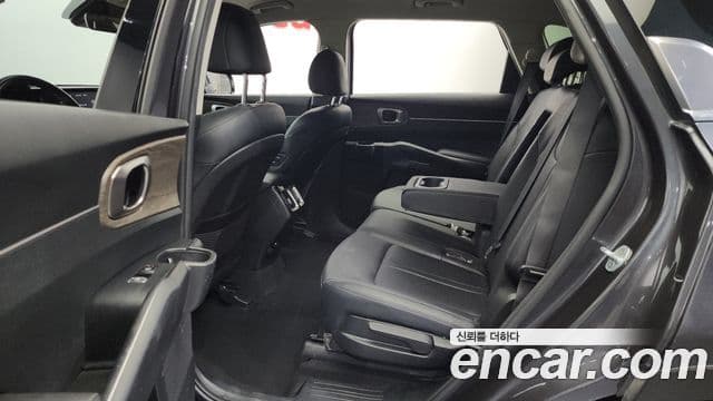 Kia Sorento 2021 — Фото 11/20