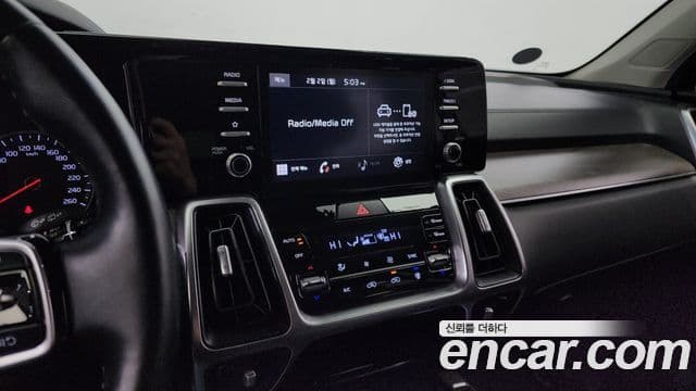 Kia Sorento 2021 — Фото 16/20