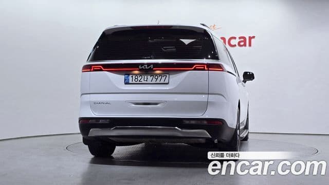 Kia Carnival 2022 — ფოტო 4/20