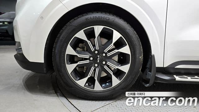 Kia Carnival 2022 — ფოტო 5/20