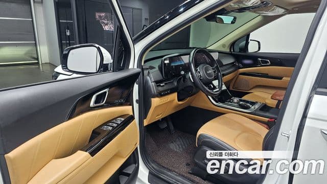 Kia Carnival 2022 — ფოტო 10/20
