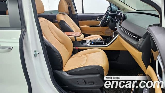 Kia Carnival 2022 — ფოტო 11/20