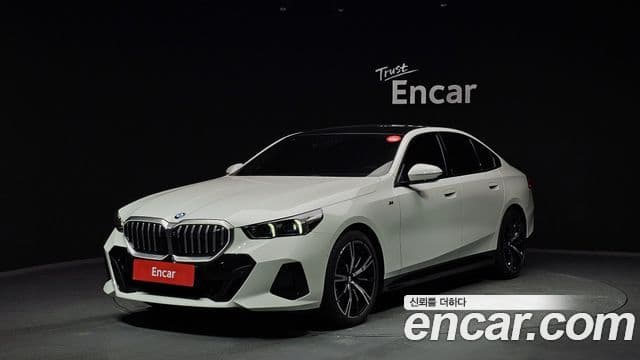 BMW 5 Series 2025 — ფოტო 19/20