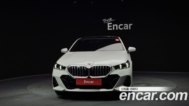 BMW 5 Series 2025 — ფოტო 4/20