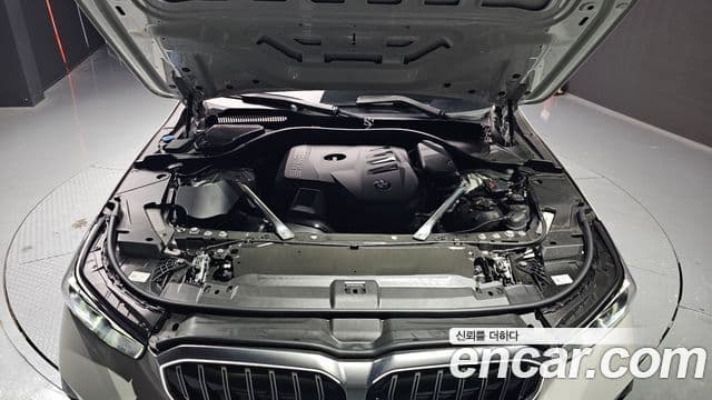 BMW 5 Series 2025 — ფოტო 14/20