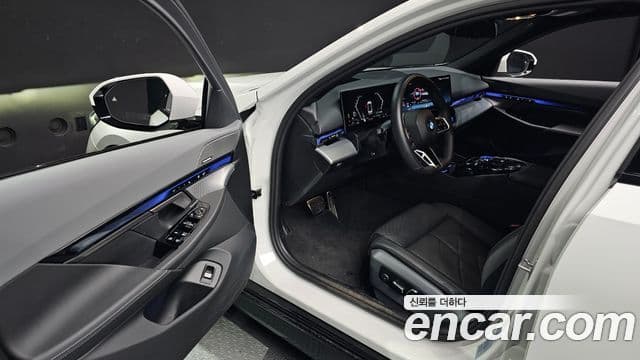 BMW 5 Series 2025 — ფოტო 12/20