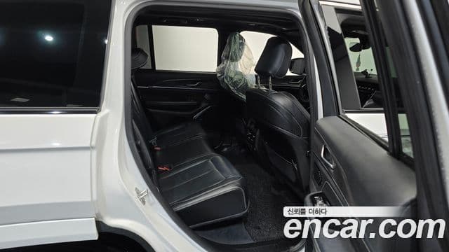 Jeep Grand Cherokee 2023 — Şəkil 12/20