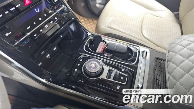 Kia Carnival 2023 — Şəkil 9/20