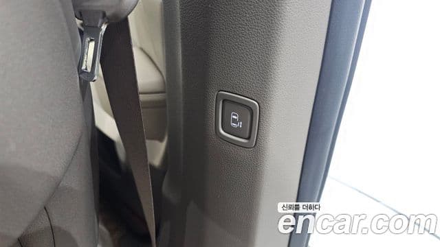 Kia Carnival 2023 — Şəkil 17/20