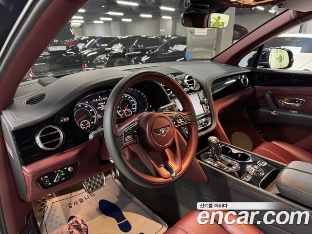 Bentley Bentayga 2020 — ფოტო 3/17