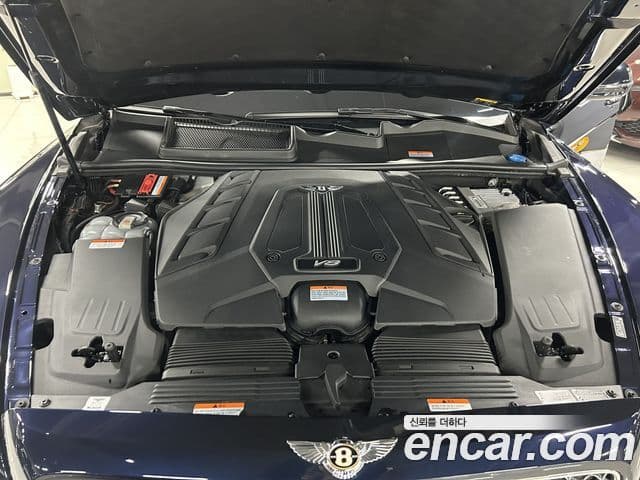 Bentley Bentayga 2020 — ფოტო 4/17