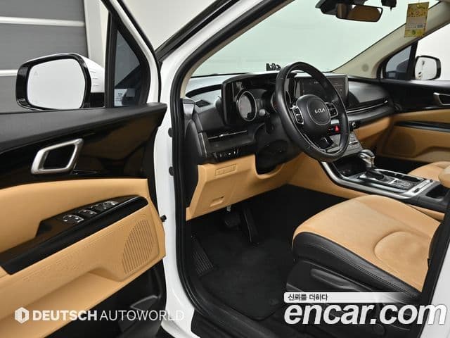 Kia Carnival 2022 — Фото 11/20